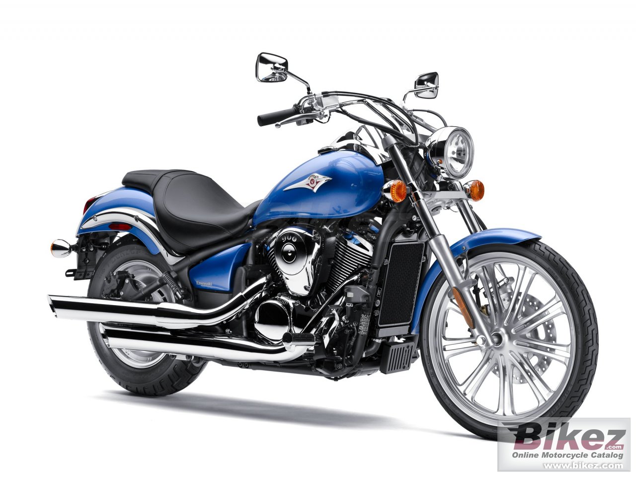 Big Kawasaki vulcan 900 custom picture and wallpaper from Bikez.com